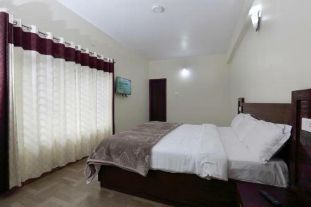 Pine Hill Suites Ooty Eksteriør bilde